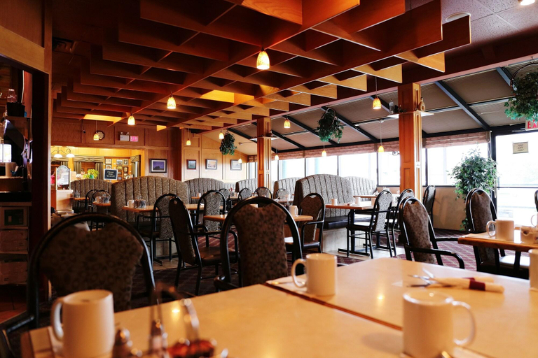 Food & Drinks 5, Tamarack Motor Inn, Division No. 9