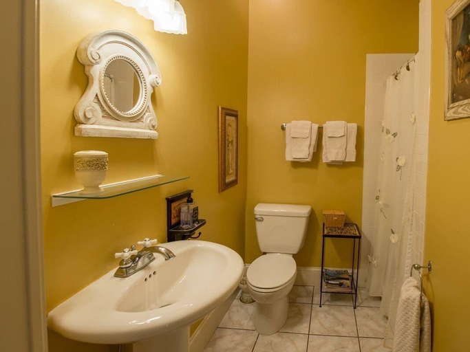 Bathroom 4, The Neighbour House B&B, Morris
