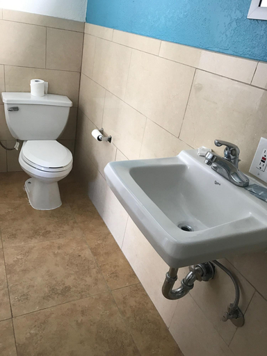 Bathroom 3, Geneva Motel Daly City, San Mateo