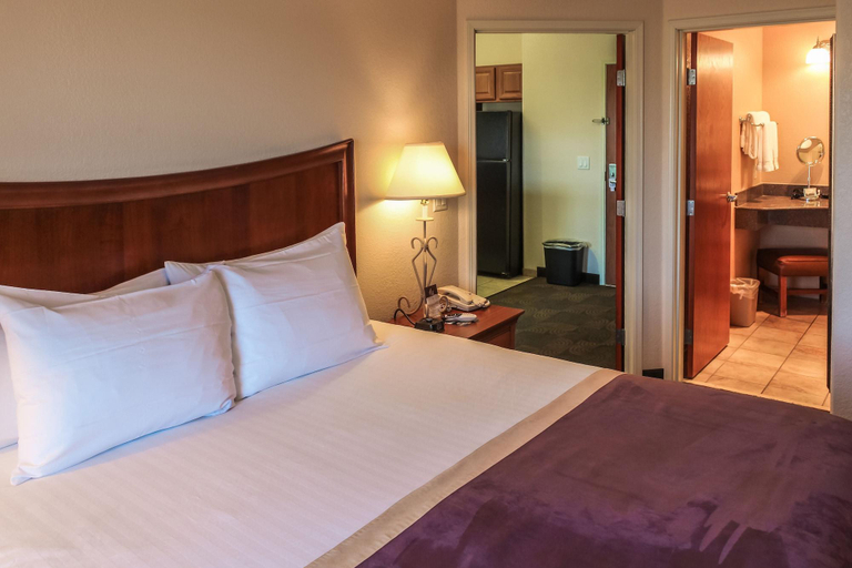 Bedroom 3, Best Western Lubbock West Inn & Suites, Lubbock
