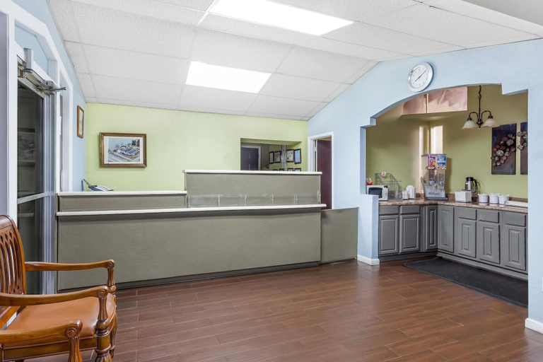 Public Area, Lake View Inn & Suites, Lauderdale