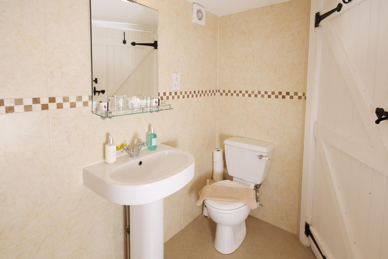 Bathroom 3, Cottage Lodge, Hampshire