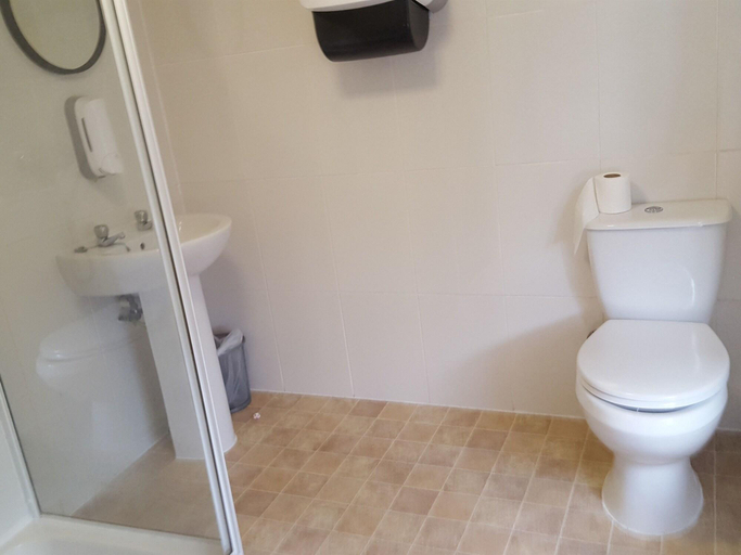 Bathroom 3, The Midland Inn, Gloucestershire