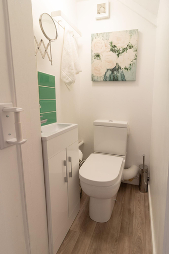 Bathroom 4, Valentia Lodge Serviced Accommodation, Oxfordshire