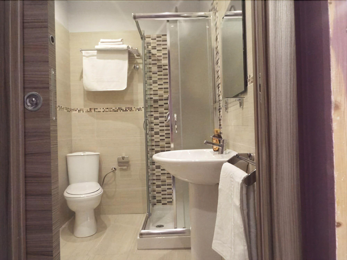 Bathroom 5, Cusmano Residence, Catania