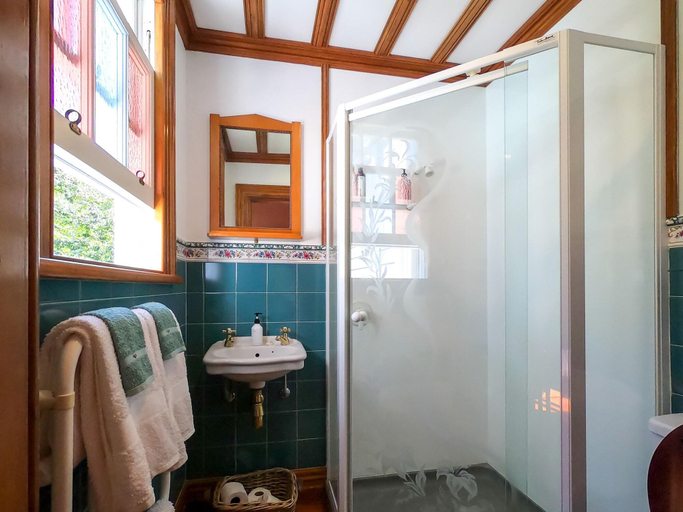 Bathroom 3, Ounuwhao House, Far North