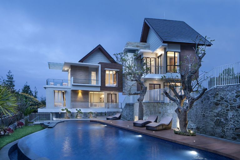 Azcarya Villa Type Adjar, Malang