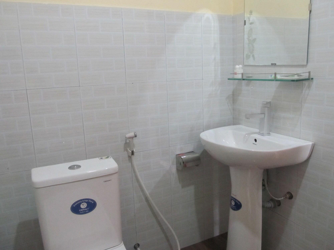 Bathroom, Coconut Homestay, Mỏ Cày
