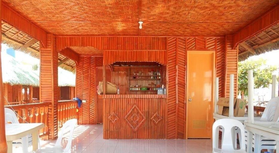 Public Area, Mar and Em's Bamboo Cottages, Daanbantayan