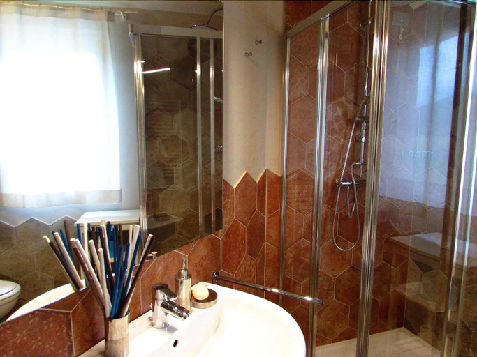 Bathroom 5, B&B Case Pacifici, Ascoli Piceno