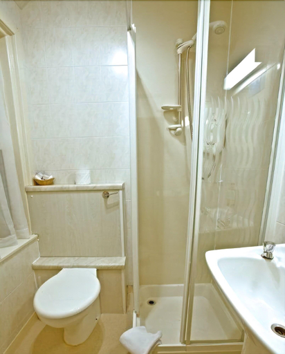 Bathroom 3, St Ola Hotel, Orkney Islands