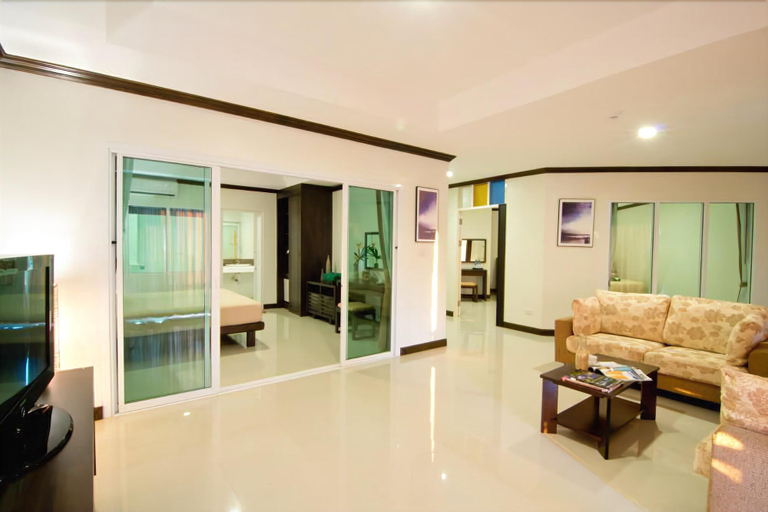 Public Area, Makathanee Resort, K. Ko Kut