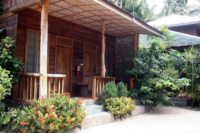 Exterior & Views 2, JJS BACKPACKERS VILLAGE, San Juan