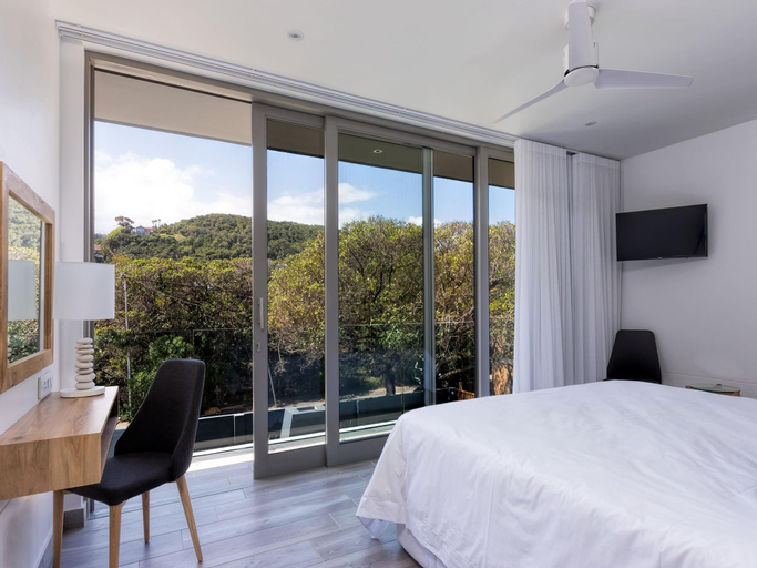 Bedroom 3, Escape to the Beach, Eden