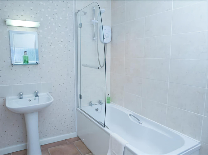 Bathroom 4, Tigh Na Mara Hotel, Dumfries and Galloway
