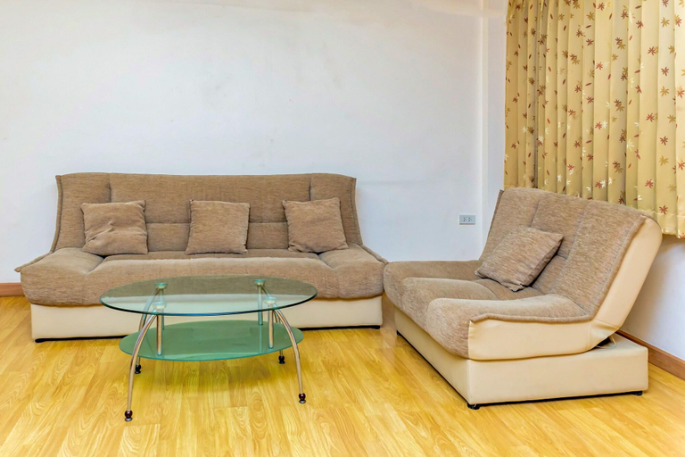 Public Area 2, Jolly's Guesthouse, Pattaya