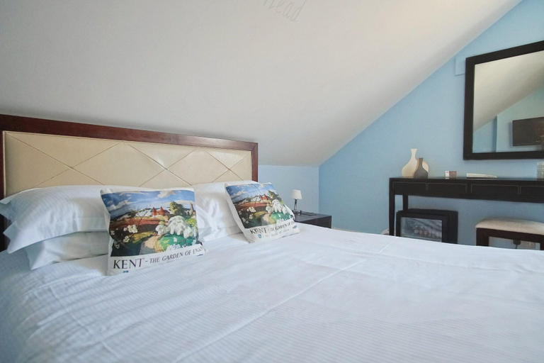 Bedroom 2, Number One B&B, Kent