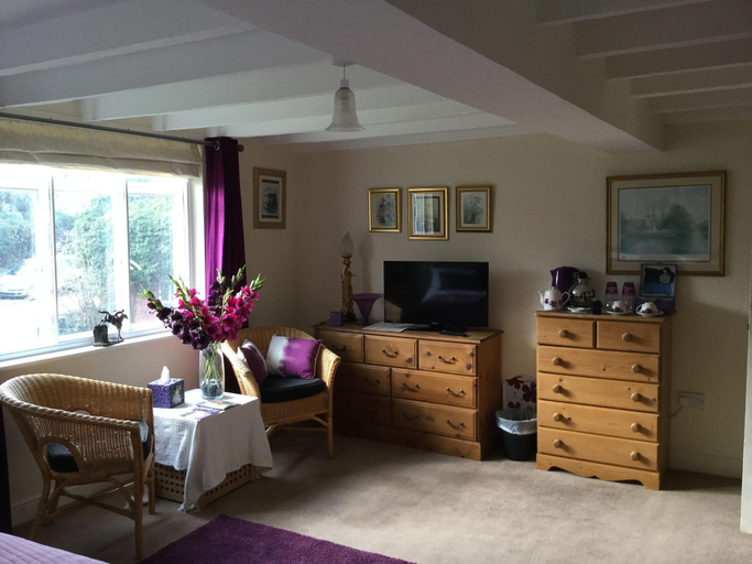 Bedroom 3, Mackworth House Farm, Derbyshire