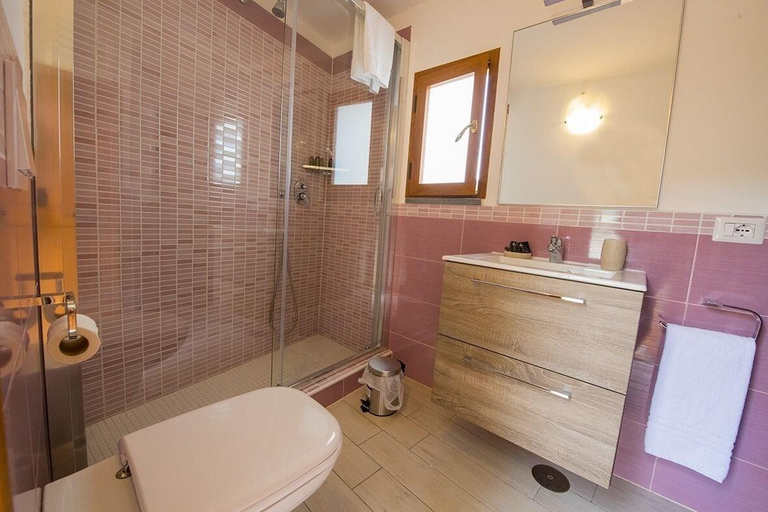 Bathroom 4, Casa d'amare, Napoli