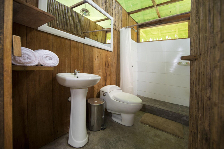 Bathroom, Ämak Iquitos Ecolodge - All Inclusive, Maynas