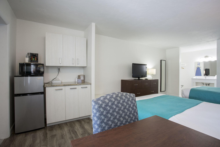 Bedroom 2, Regency Inn & Suites, Sarasota