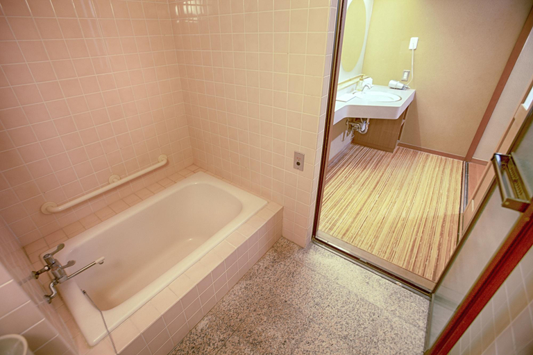 Bathroom, New Maruya Hotel, Kaga