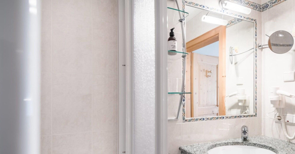 Bathroom 4, Carmen, Bolzano