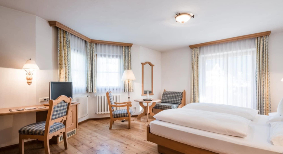 Bedroom 3, Carmen, Bolzano