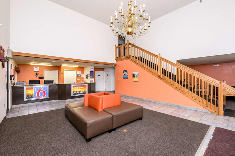 Public Area 2, Motel 6 Waterloo, IA, Black Hawk