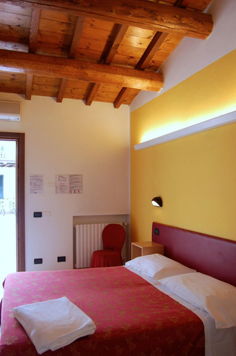 Bedroom 4, Abbazia Bed & Breakfast , Mantegna Hotels, Mantua