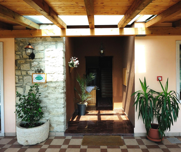 Public Area 2, Hotel San Remo, Verona