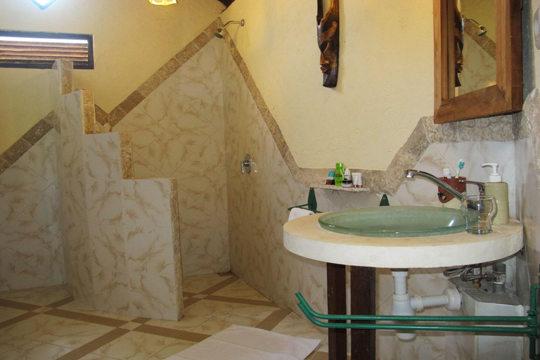 Bathroom 4, Uyah Amed, Karangasem