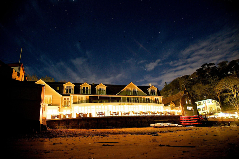 Exterior & Views