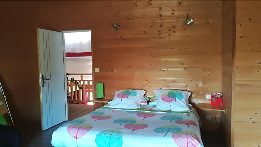 Bedroom 3, Chambre d’Hotes Neptune Wood, Aude