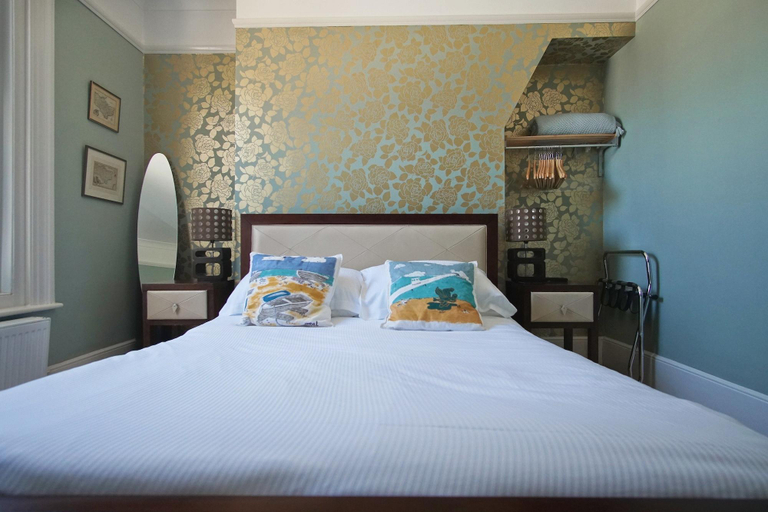 Bedroom 4, Number One B&B, Kent