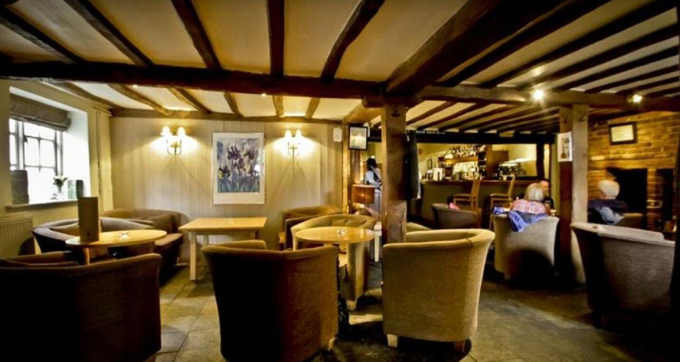 Public Area 4, The Cricketers, Essex