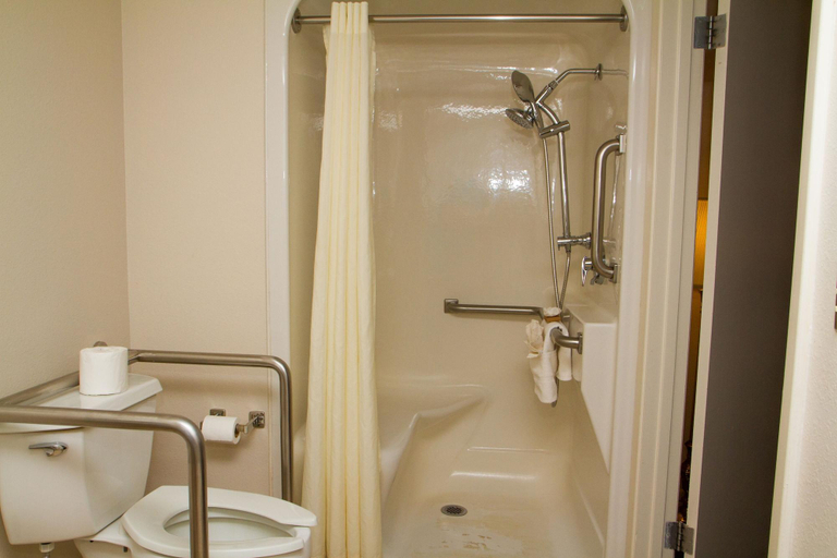 Bathroom 4, Hopi Cultural Center, Navajo