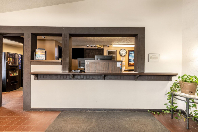 Public Area 2, Value Inn Kenosha I-94 - Exit 344, Kenosha