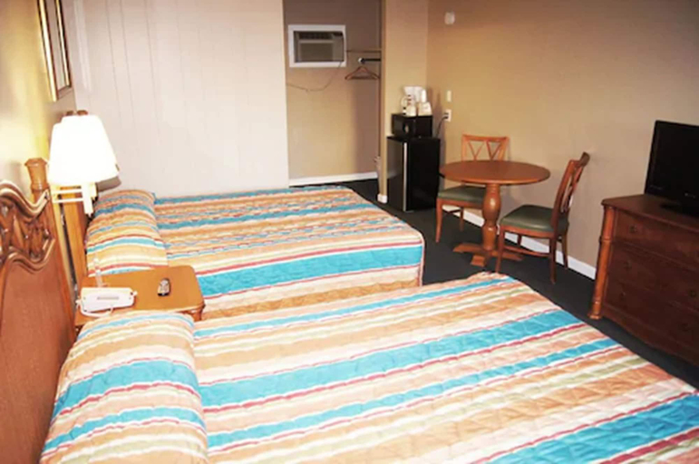 Bedroom 2, Oceanfront Viking Motel, Horry