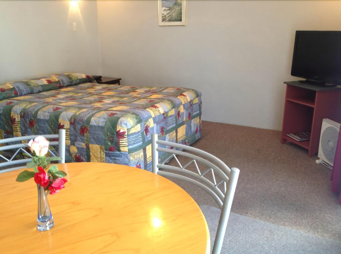 Bedroom 2, Camberley Court Motel, Hastings city