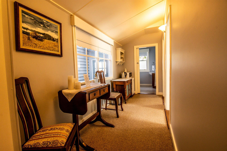Public Area 3, Heytesbury House, Corangamite - South