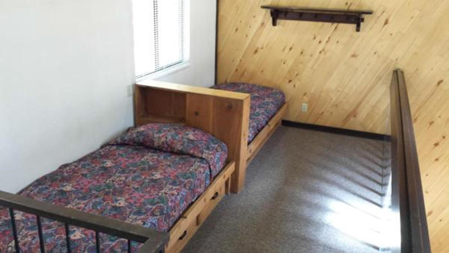Bedroom 3, Club Tahoe, Washoe