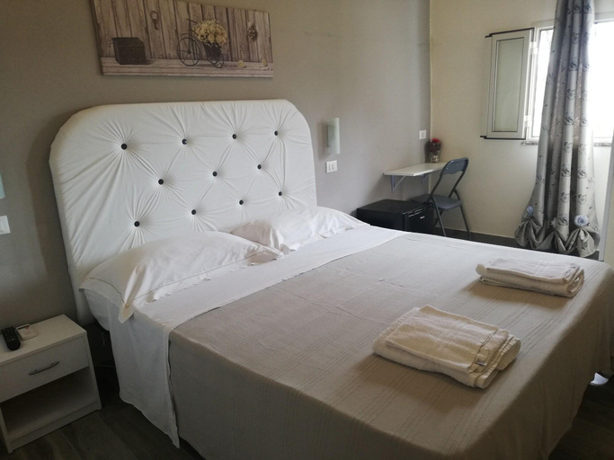 Bedroom 5, Stella & Luna, Catania