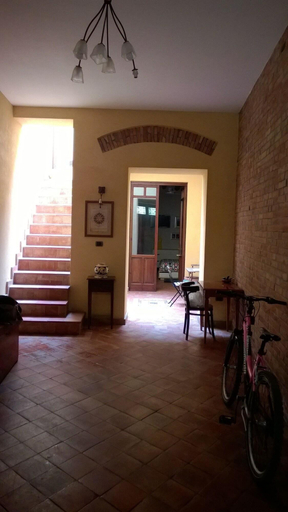 Public Area 3, B&B Luna, Syracuse