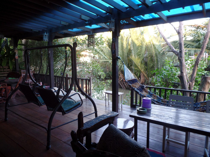 Public Area 3, Ban Mae Arom 2, Amphawa