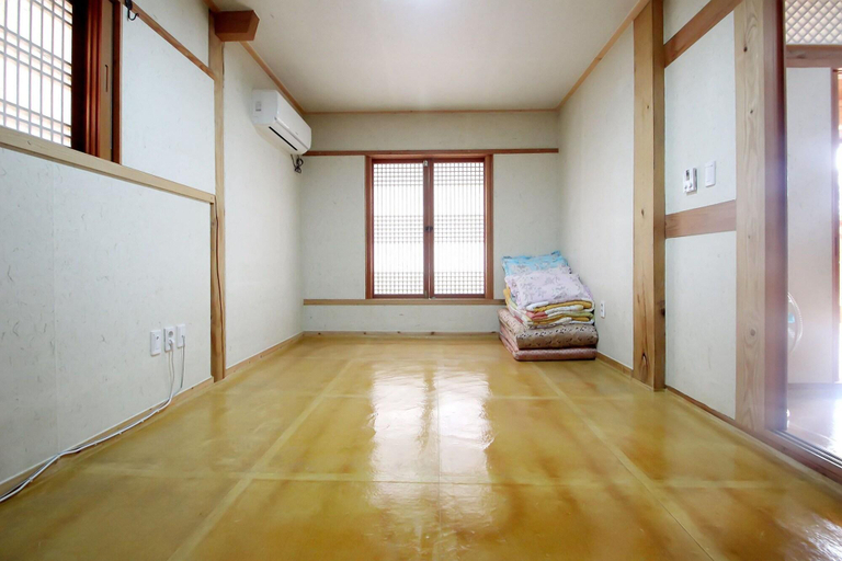 Public Area 2, Moran, Jeonju