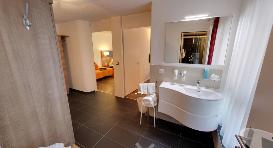 Bathroom 4, Hotel Therme 51° Hotel Physio & Spa, Leuk