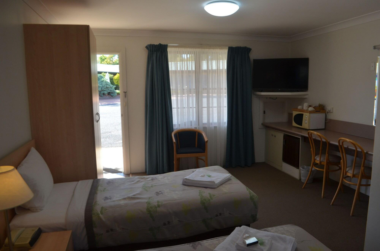 Public Area 3, Ten Dollar Town Motel, Mid-Western Regional - Pt A
