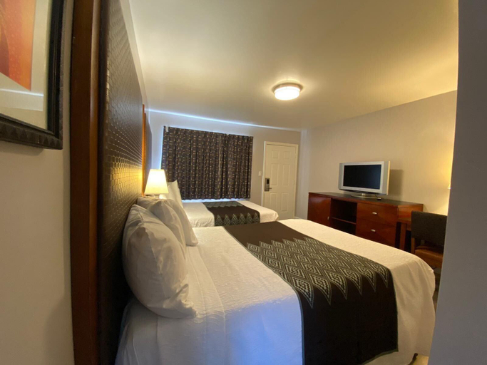 Bedroom 5, Colonial Motel, Santa Barbara