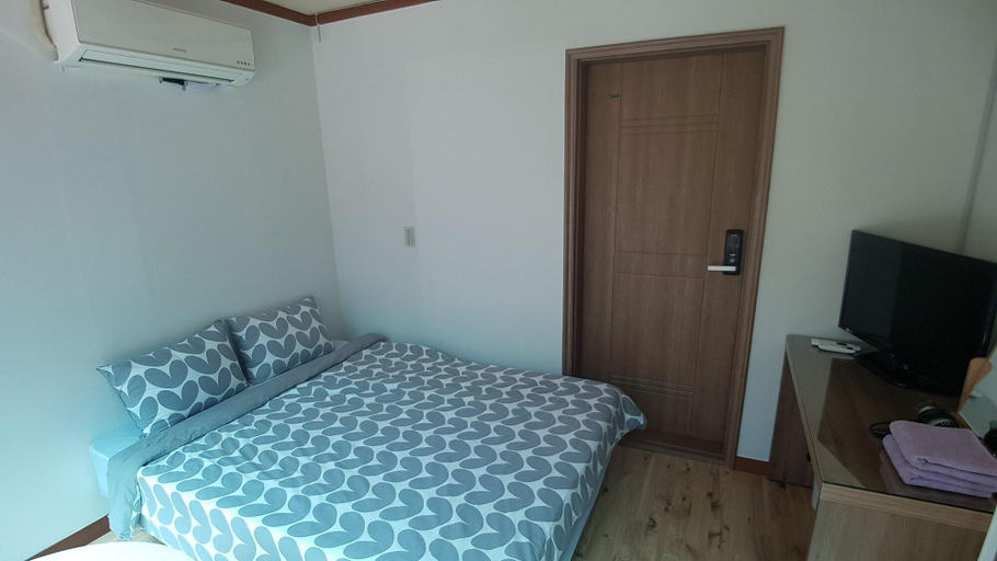 Bedroom 5, Bong Stay, Jeju